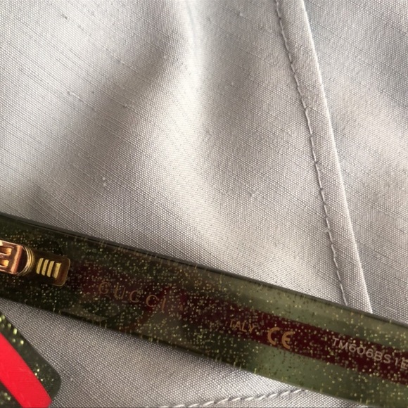 **SOLD**GUCCI Black Sunglasses - Picture 3 of 4